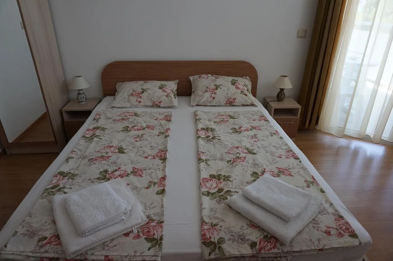 Apartments In Black Sea Star Complex Sozopol
